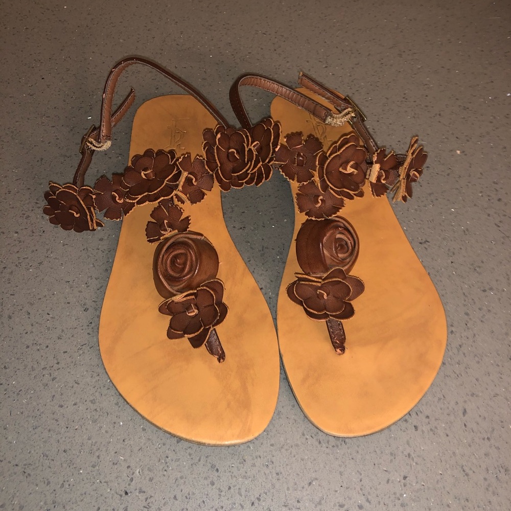 Brown faux leather flower sandals